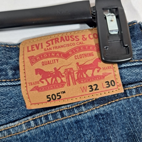 SOLDLevi's 505 Blue Jeans Men Size 32/30 Regular Fit Zipper/Button - Picture 9 of 10